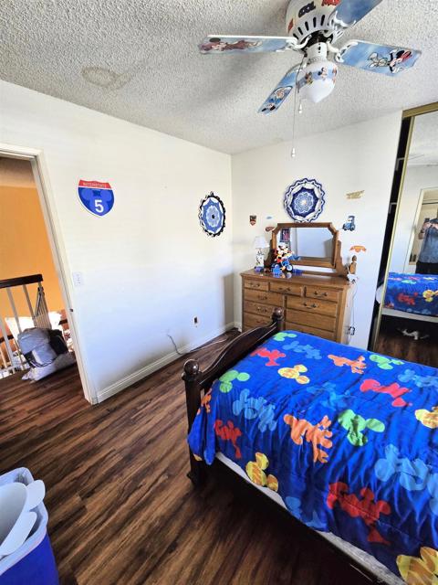 1552 Merlot Ct, Vista CA: https://media.crmls.org/mediaz/d101e0d0-eb58-4b4d-a5ef-152c36da8e78.jpg