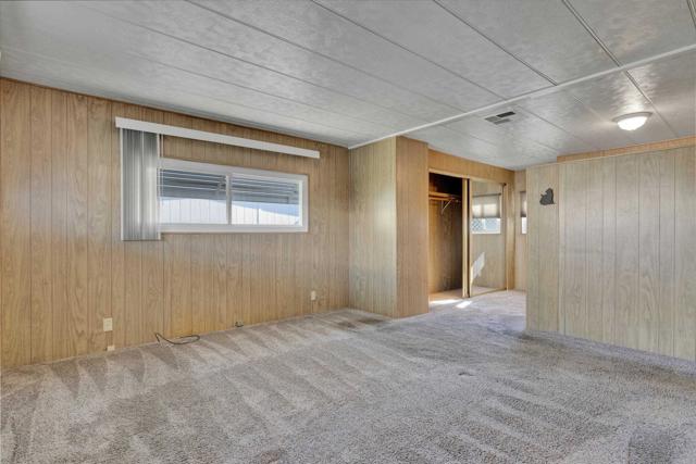 Home for Sale in Lakeside