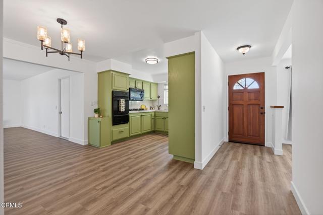 Detail Gallery Image 7 of 53 For 7451 Marmota Ct, Ventura,  CA 93003 - 3 Beds | 2 Baths