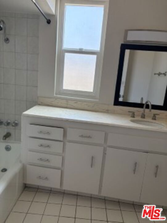 120 Hurricane, Marina del Rey CA: https://media.crmls.org/mediaz/d103be45-2d1c-4b21-97ca-e54ffdd24ae6.jpg