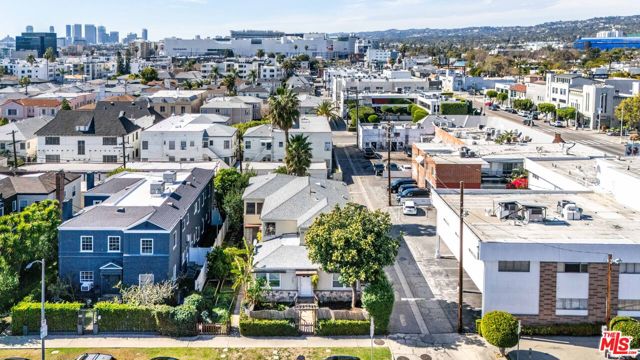 139 N Harper Avenue, Los Angeles CA: https://media.crmls.org/mediaz/d103ce33-2ecd-4c54-ada0-6bf56a0ecfea.jpg