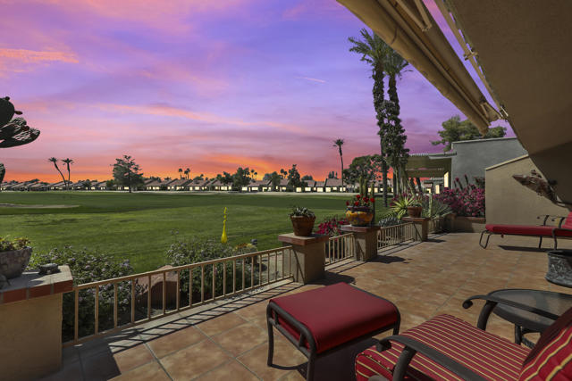41531 Peach Tree Court, Palm Desert CA: https://media.crmls.org/mediaz/d103ef5c-7352-4598-ac19-40c5f09d7f19.jpg