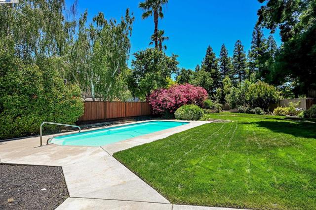 96 Trixie Dr, Livermore CA: https://media.crmls.org/mediaz/d1040f62-da51-4d08-b9c5-11e34dc1e04f.jpg