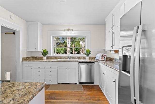 4194 Stephens, San Diego CA: https://media.crmls.org/mediaz/d1041277-c06f-4c0a-8b38-0924aa975095.jpg