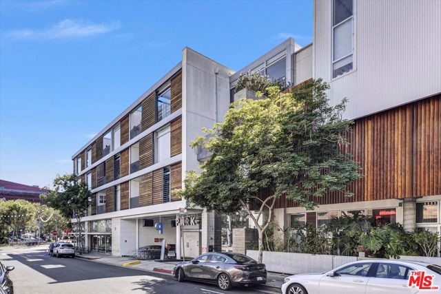 901 Hancock Avenue, West Hollywood CA: https://media.crmls.org/mediaz/d10422a8-8b0e-49cc-8d74-c3bd4f37dd88.jpg