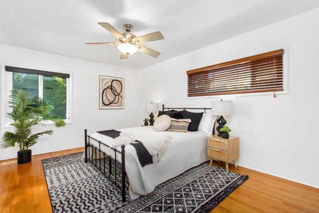 4723 Boulder Pl, La Mesa CA: https://media.crmls.org/mediaz/d1047ffb-31fb-4eaf-a2eb-4caf6e66d425.jpg