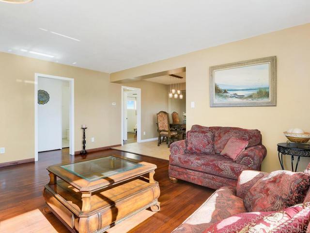 Detail Gallery Image 10 of 67 For 511 Hilltop Dr, Chula Vista,  CA 91910 - 3 Beds | 2 Baths