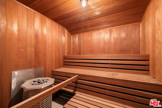 1727 Stone Canyon Road, Los Angeles CA: https://media.crmls.org/mediaz/d106a397-9edb-4810-95a8-2513f675f938.jpg