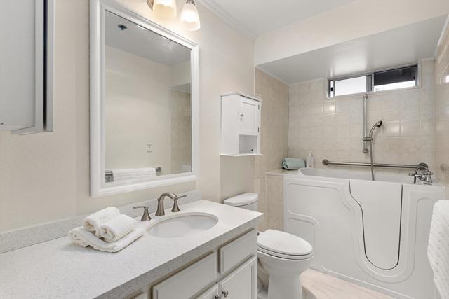 Detail Gallery Image 9 of 53 For 1560 Circa Del Lago #D104,  San Marcos,  CA 92078 - 2 Beds | 2 Baths