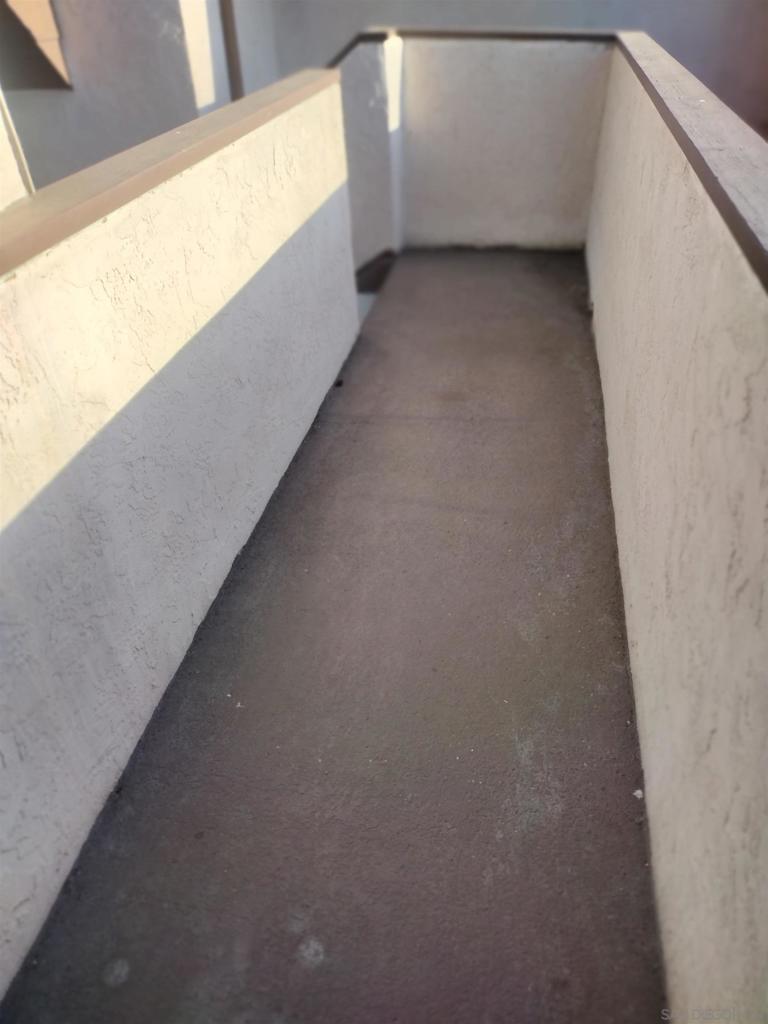 https://media.crmls.org/mediaz/d107b911-b1cf-4507-a387-644590556796.jpg?preset=X-Large