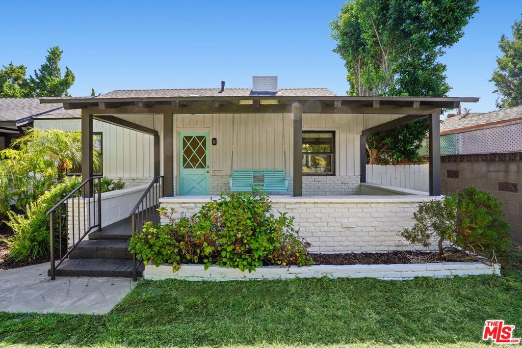 https://media.crmls.org/mediaz/d107ebe3-3401-43fb-85f4-943e849486eb.jpg?preset=X-Large