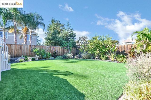 596 Toscanna Court, Brentwood CA: https://media.crmls.org/mediaz/d1080b66-79c3-49f1-90d1-befa1e55f558.jpg