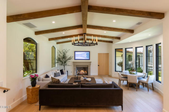 4435 Encinas Drive, La Canada Flintridge CA: https://media.crmls.org/mediaz/d108924b-7c6e-4a91-9faa-a2c6100af591.jpg