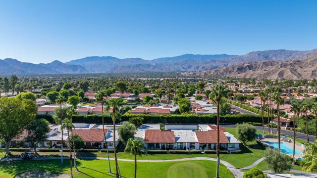 133 Torremolinos Drive, Rancho Mirage CA: https://media.crmls.org/mediaz/d10934aa-3af9-440a-a2db-9c543b7bca80.jpg