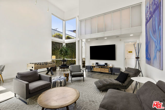 1410 Pacific Avenue, Venice CA: https://media.crmls.org/mediaz/d1094a3f-b8d0-4745-a91e-0f45926bd598.jpg