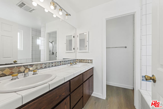 1711 Goodman Avenue, Redondo Beach CA: https://media.crmls.org/mediaz/d10956f9-9088-4630-9cca-075f344090d2.jpg