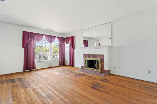 Image 14 of 56 For 398 Olive Ave