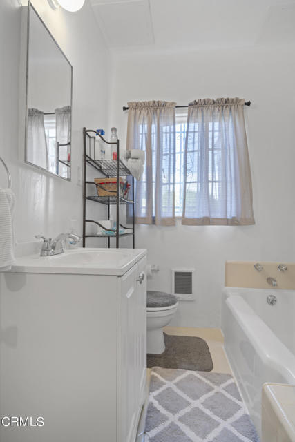 Detail Gallery Image 18 of 48 For 6154 Fountain Ave, Hollywood,  CA 90028 - – Beds | – Baths