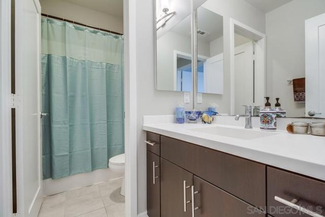 2092 Tango Loop, Chula Vista CA: https://media.crmls.org/mediaz/d10a62cd-aa6d-4c60-8f38-56db06cd05af.jpg