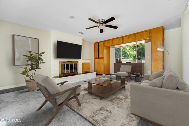 2391 Heather Street, Simi Valley CA: https://media.crmls.org/mediaz/d10a9e7a-869e-48e6-bf3f-4f7fb34a110e.jpg