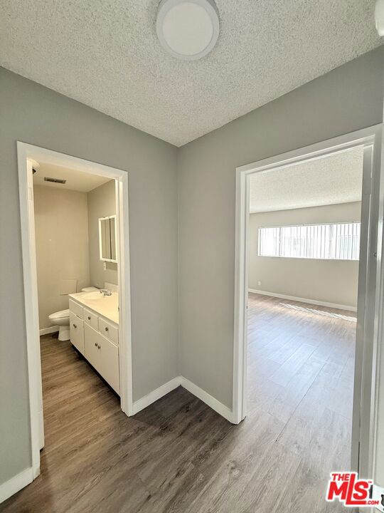 11911 Weddington Street photo 8