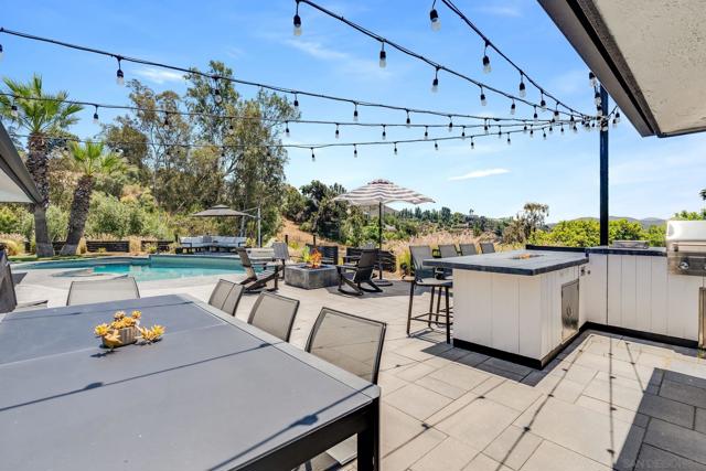 1271 Via Sendero, Escondido CA: https://media.crmls.org/mediaz/d10b0d02-8b3f-41be-a11f-c347d04b54f7.jpg