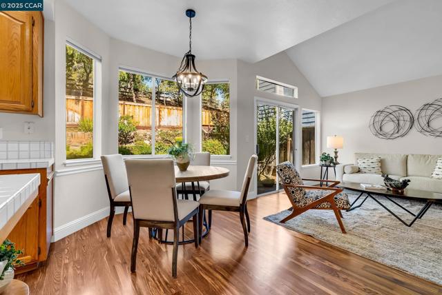 337 Saclan Terrace, Clayton CA: https://media.crmls.org/mediaz/d10b2fd2-5b1d-455a-b00c-712a509cda97.jpg