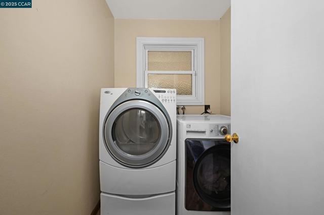 35 Alta Sierra Pl, Alamo CA: https://media.crmls.org/mediaz/d10b8fdf-2f7d-4ab4-89ae-9860ba68a2e8.jpg