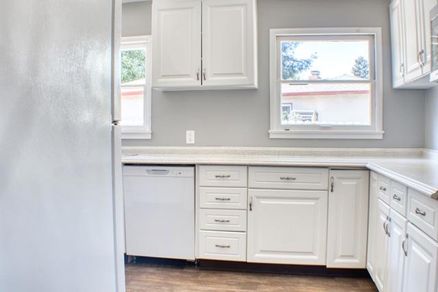 640 Circle Drive, East Palo Alto CA: https://media.crmls.org/mediaz/d10bbb90-f025-4ba3-9a90-6c149d1987e4.jpg