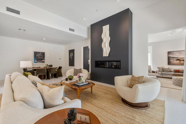 75465 Montecito Drive, Indian Wells CA: https://media.crmls.org/mediaz/d10bece7-896b-4a45-be46-6f3bd2ff37d9.jpg