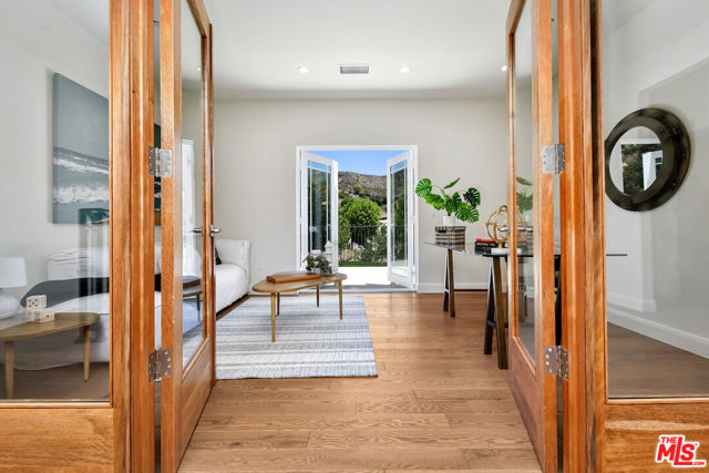 29677 Mulholland Highway, Agoura Hills CA: https://media.crmls.org/mediaz/d10c13a1-705a-4e3a-a32c-5b72b9b949f1.jpg