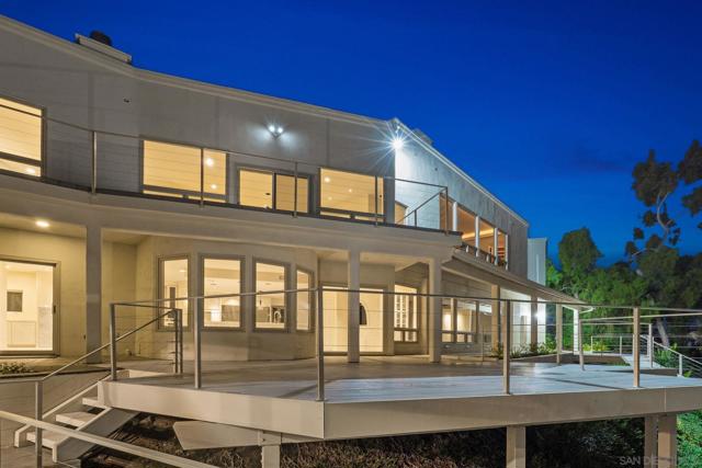 10595 Russell Road, La Mesa CA: https://media.crmls.org/mediaz/d10c7a68-dd9c-4187-b8cd-45a0c06f3e32.jpg