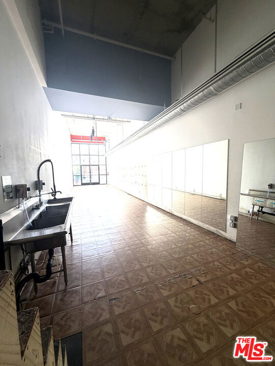  Commercial for Sale in Burbank, California