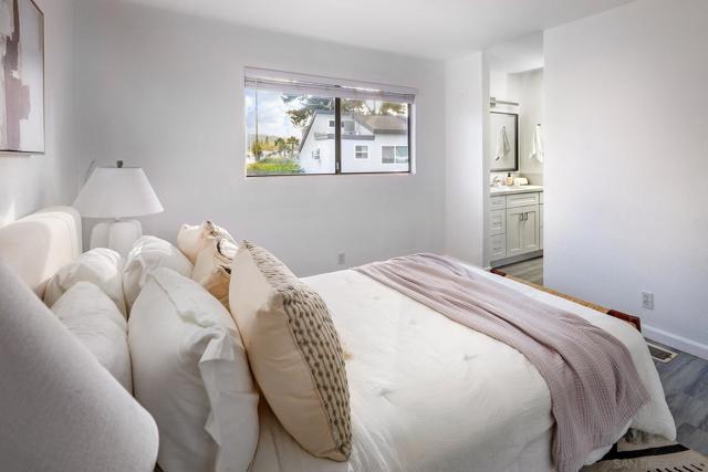 7325 Alicante Rd, Carlsbad CA: https://media.crmls.org/mediaz/d10d7dea-fb35-48dd-bfe0-e1621d750e01.jpg