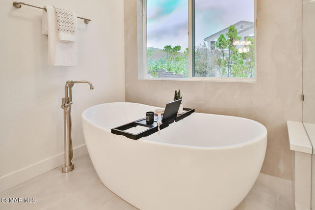 3327 Olivegrove Place, Thousand Oaks CA: https://media.crmls.org/mediaz/d10db4fb-f91e-4b6e-b001-7f221ea3abc7.jpg