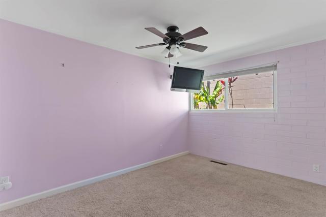 757 Anns Way, Vista CA: https://media.crmls.org/mediaz/d10ddbc3-97a6-4f87-9c6f-ca270eba82f9.jpg