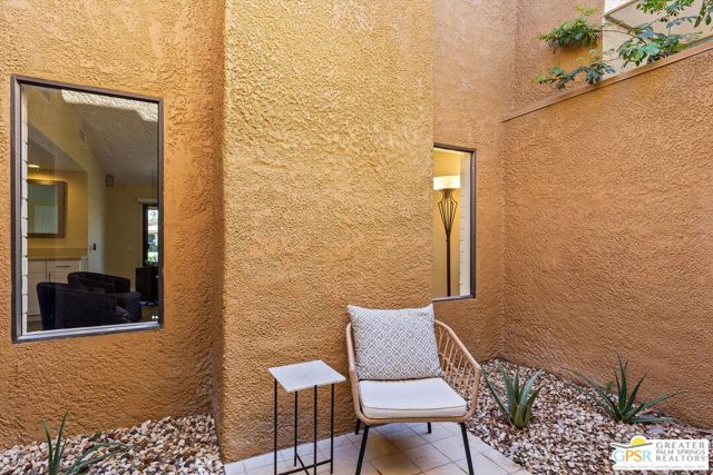 34 Camino Arroyo Place, Palm Desert CA: https://media.crmls.org/mediaz/d10e53f0-b70c-43f3-b08f-18715fea4dfd.jpg