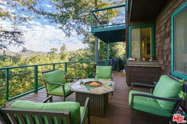 730 Basin Drive, Topanga CA: https://media.crmls.org/mediaz/d10e80ca-733f-4e17-bd95-b46e13287cda.jpg