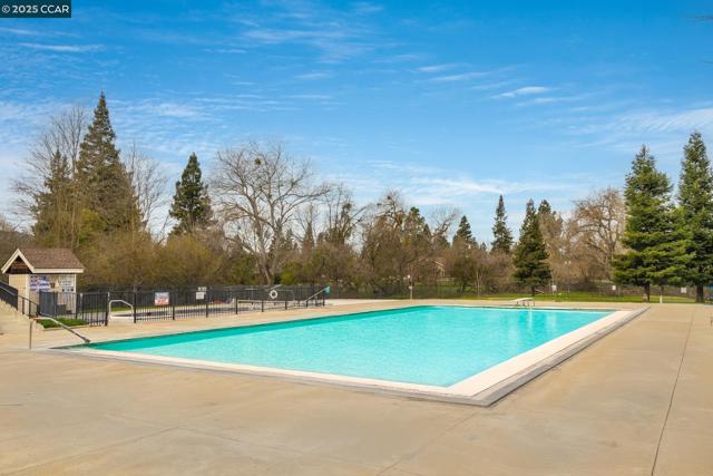 530 Mikado Place, Danville CA: https://media.crmls.org/mediaz/d10f037f-01cb-4c89-80cb-7a64ba7a00f4.jpg