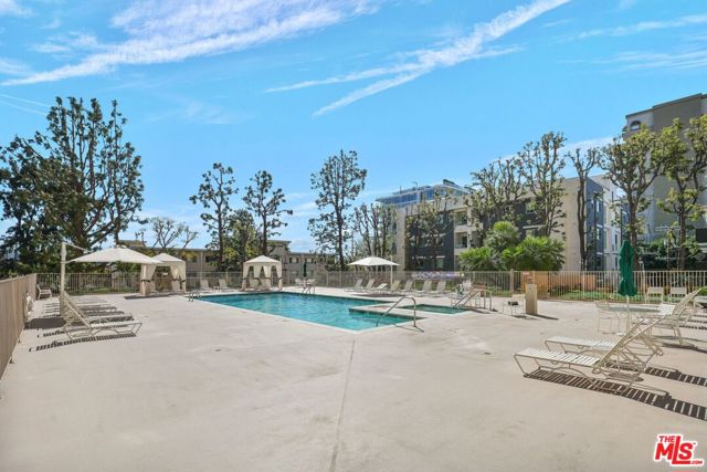 100 S Doheny Drive, Los Angeles CA: https://media.crmls.org/mediaz/d10fa743-885e-414c-b7d5-1fa1ec632c65.jpg