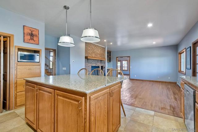 2511 Via Rancheros, Fallbrook CA: https://media.crmls.org/mediaz/d11079a2-c82b-4bfb-9f99-344602d3727b.jpg