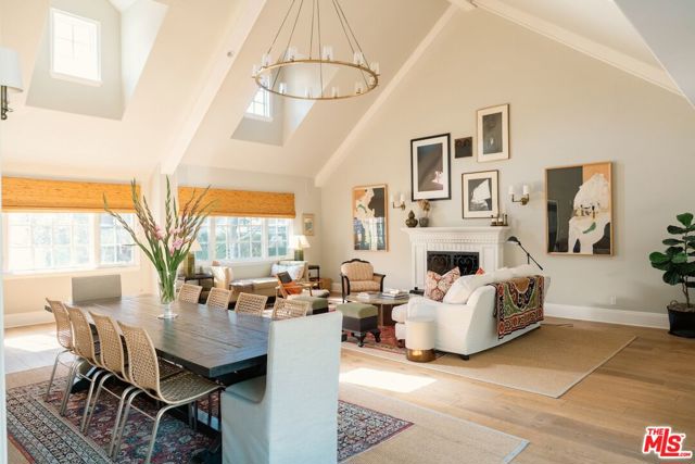 4714 Balboa Avenue, Encino CA: https://media.crmls.org/mediaz/d112988c-0f7d-4f9b-988a-aa5bd62f6793.jpg
