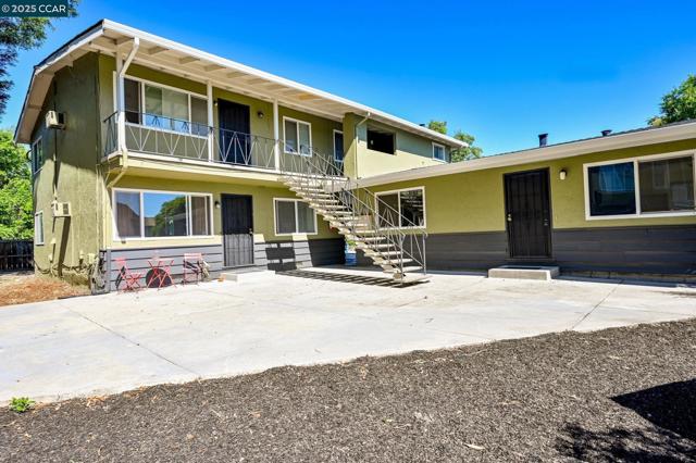 2634 Baldwin Ln, Walnut Creek CA: https://media.crmls.org/mediaz/d1141e8c-a1cd-4998-a582-2d82efc96084.jpg