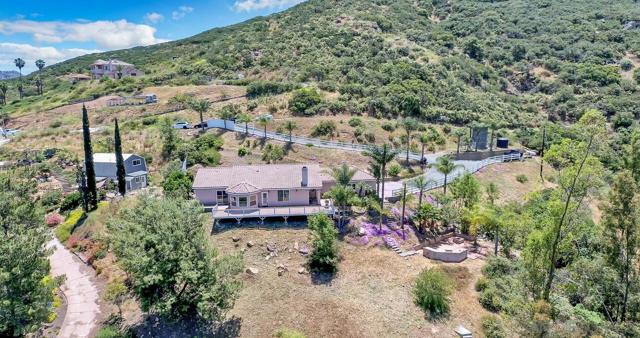 22318 Casa De Carol, Ramona CA: https://media.crmls.org/mediaz/d11524c9-2458-475d-8e06-d776b7e258ed.jpg