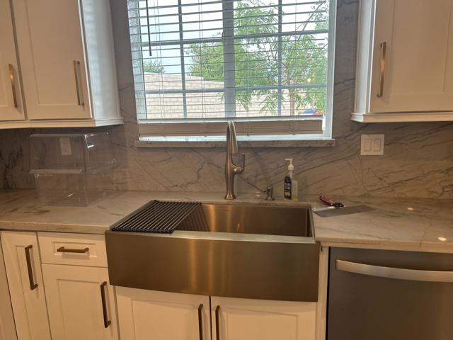 41575 Ashford Place Place, Indio CA: https://media.crmls.org/mediaz/d115d1e5-f30b-40af-bfe6-debdd7e33183.jpg