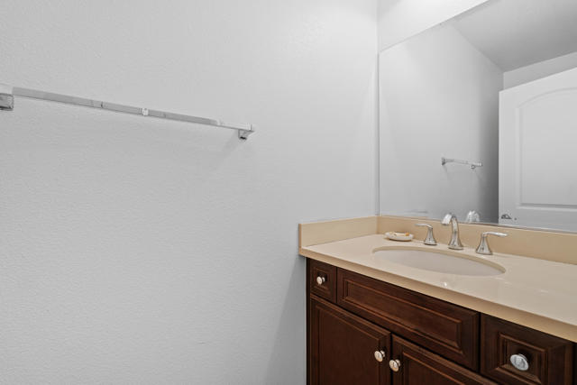 585 Via De La Paz, Palm Desert, CA 92211