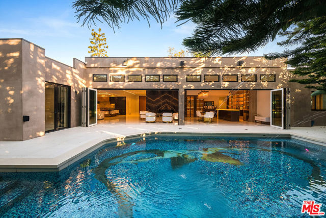 16601 Park Lane Circle, Los Angeles CA: https://media.crmls.org/mediaz/d116a6a9-5646-40cf-91e3-03c6a1920427.jpg