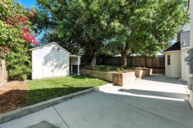 1968 Arroyo Avenue, San Carlos CA: https://media.crmls.org/mediaz/d1171371-5051-4f44-94f1-0447b1ea7324.jpg