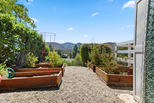 Detail Gallery Image 16 of 21 For 1894 Rambling Rd, Simi Valley,  CA 93065 - 4 Beds | 3 Baths