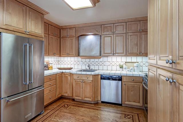 635 Occidental Avenue, San Mateo CA: https://media.crmls.org/mediaz/d1175db0-d42b-4eed-b404-2b2b0cdd78a0.jpg